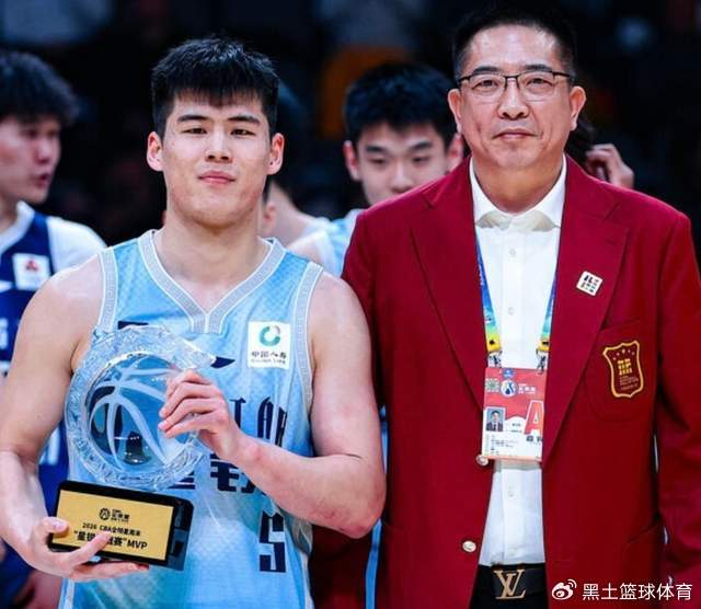 c7娱乐官网-17投砍26分6板4助！广东20岁锋线新星闪耀星锐赛，值得杜锋更多信任|广东男篮|陈家政|体育赛事讨论|CBA全明星|三分球_新浪体育_新浪新闻