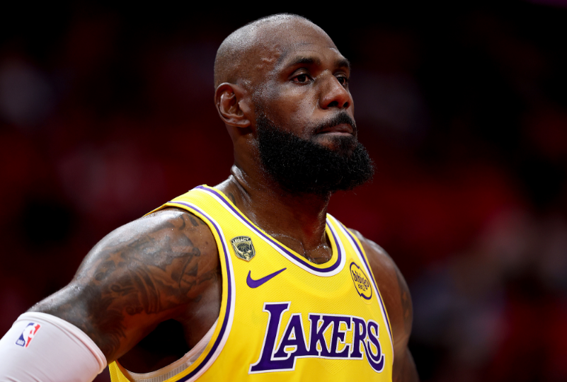 c7娱乐游戏-刷新历史第一！詹姆斯29+13+6献扳平三分 加时夺赛点触发晋级定律